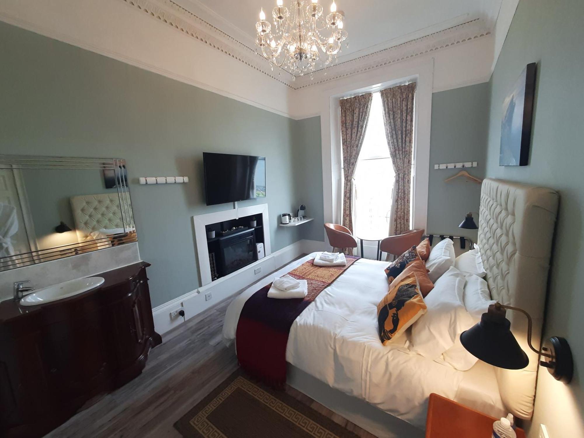Highlander House Boutique Hotel Rothesay Ngoại thất bức ảnh